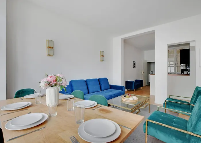 Modern 3-bedroom 6 Guests Centre باريس